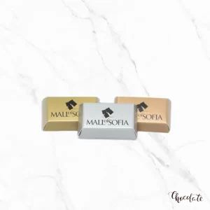 Mini Bar е брандиран подарък, оформен като златно кюлче и поставен в елегантна кутия